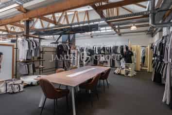 UNIQUE FRINGE WAREHOUSE & OFFICE IN MORNINGSIDE