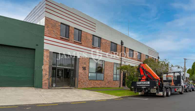 16 Taylors Road, Morningside