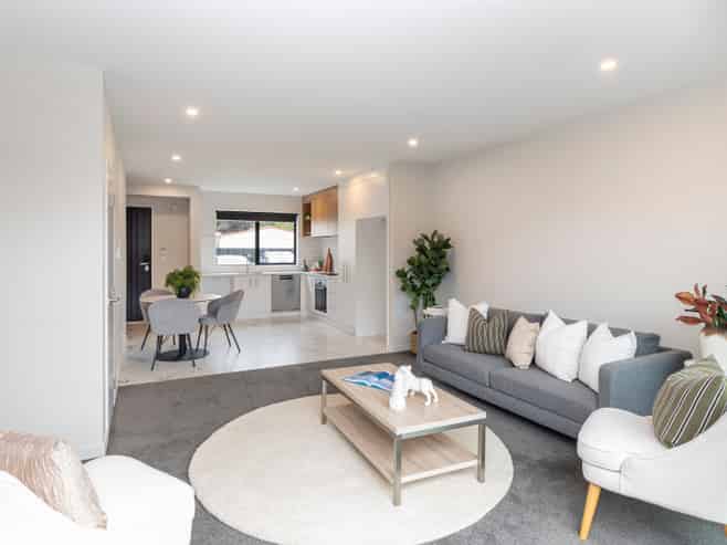 2/140 St Albans Street, Saint Albans