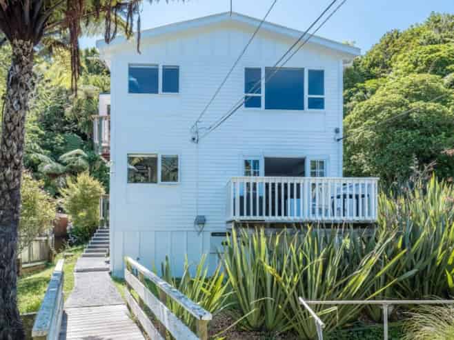 30A Friend Street, Karori