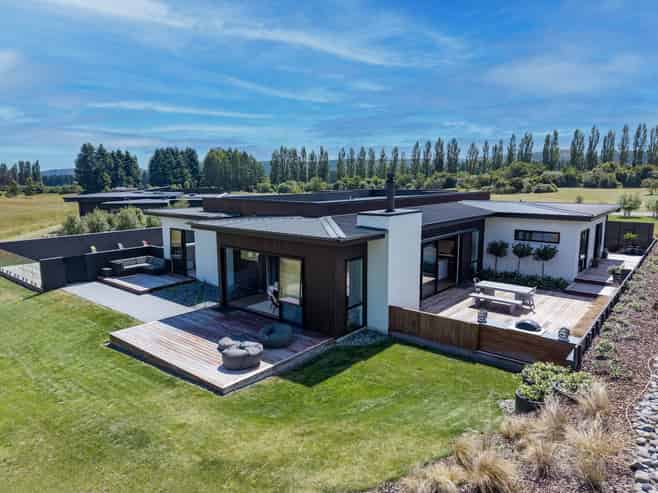 14 The Fairways, Kinloch