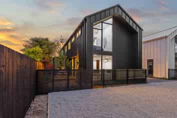 2/60 Innes Road, Merivale