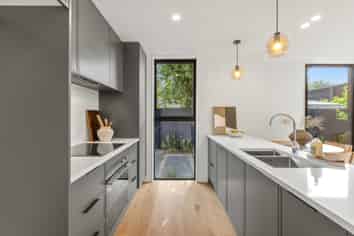 2/60 Innes Road, Merivale