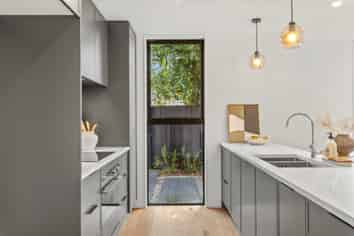 2/60 Innes Road, Merivale