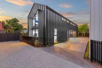 2/60 Innes Road, Merivale