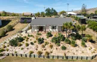 32 Hall Road, Bannockburn