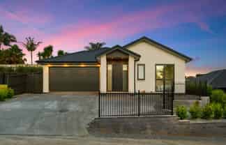 73 Rongoa Maori Way, Pukekohe