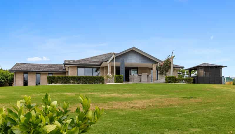 7 Pebble Brook Road, Wainui