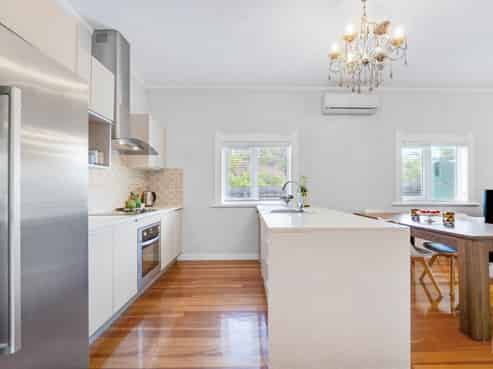 9 McCracken Road, Mount Wellington