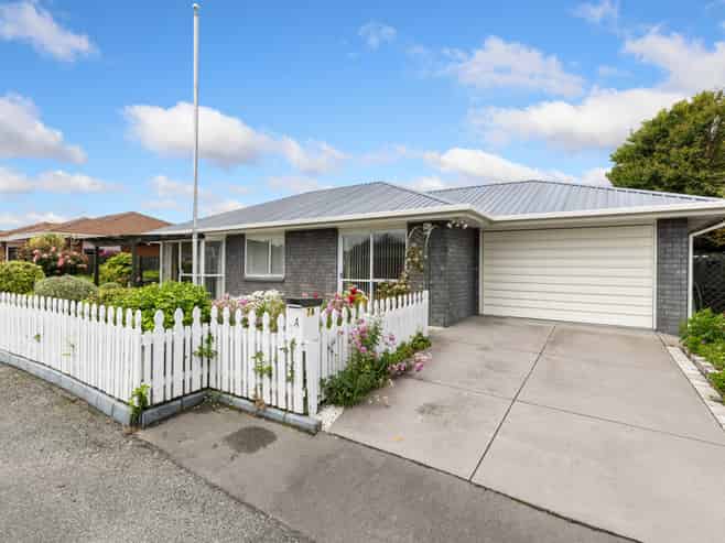 2/7 Katie Lane, Dallington