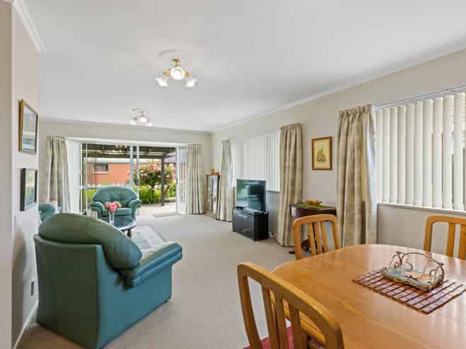 2/7 Katie Lane, Dallington