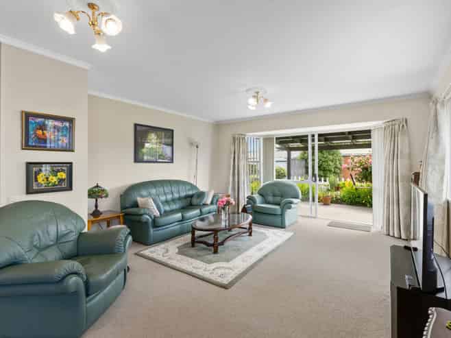 2/7 Katie Lane, Dallington