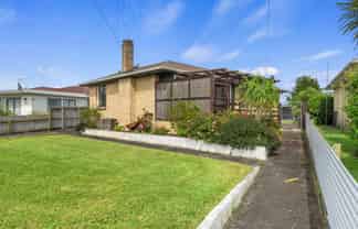 15 Bailey Street, Huntly