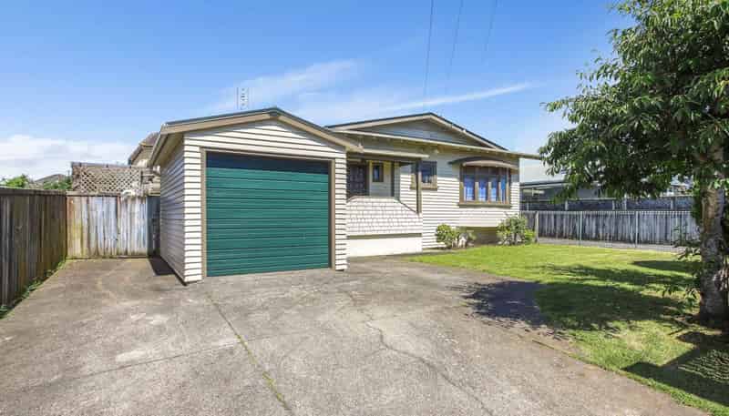 32 Winstone Road, Mount Roskill