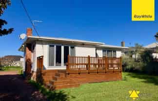 102 Matipo Road, Te Atatu Peninsula