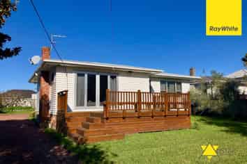 102 Matipo Road, Te Atatu Peninsula