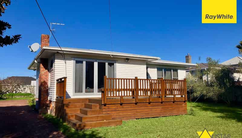 102 Matipo Road, Te Atatu Peninsula