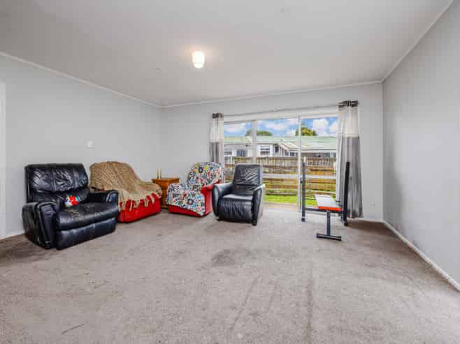 9 President Avenue, Papakura