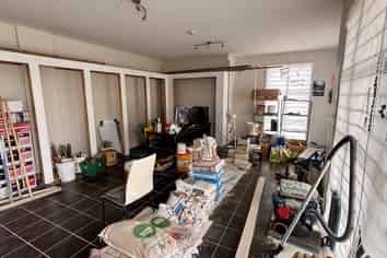 Functional industrial unit with excellent exposure