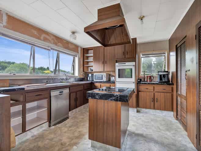 19 Tybalt Street, Stratford