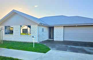 32 Catalina Crescent, Burleigh