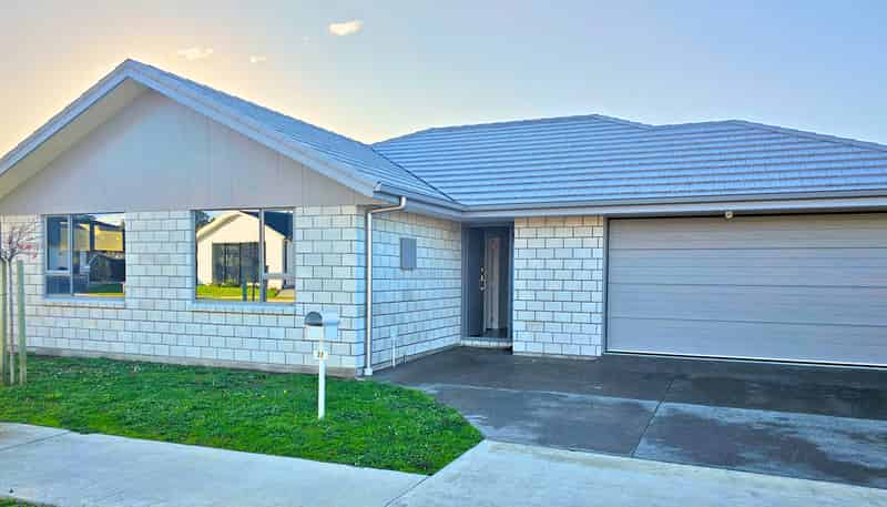 32 Catalina Crescent, Burleigh