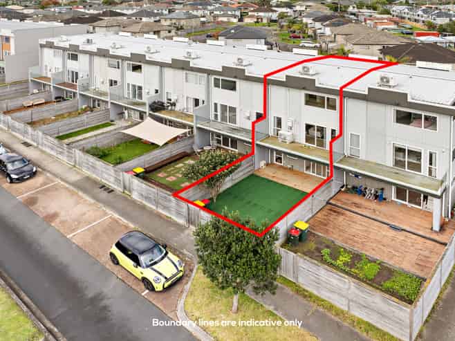 73 Bordeaux Parade, Te Atatu South