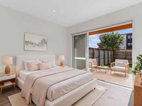 73 Bordeaux Parade, Te Atatu South