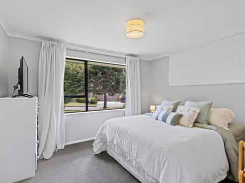 6 Gates Lane, Woolston