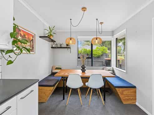 6 Gates Lane, Woolston