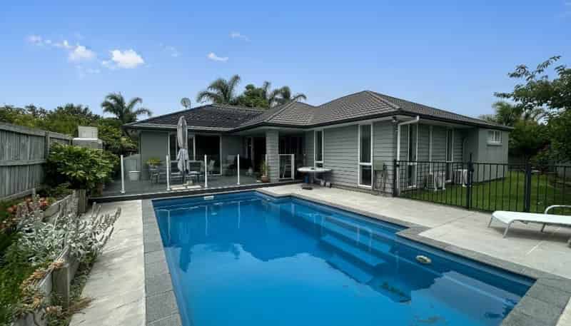 20 Huntington Park Drive, Greenhithe