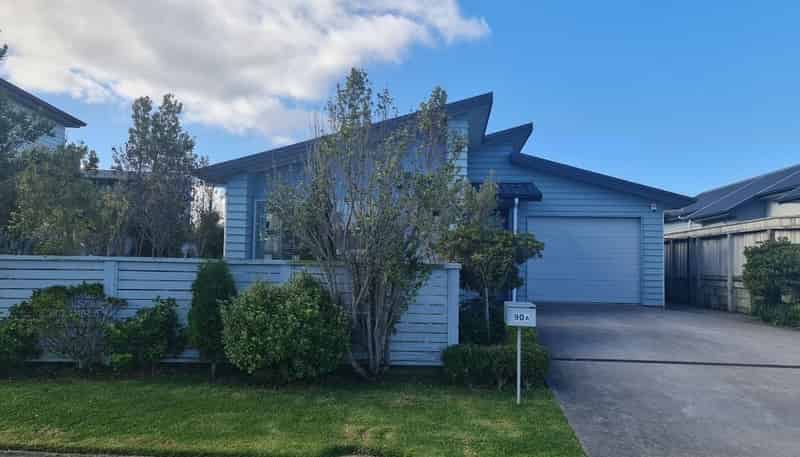 90A Endeavour Drive, Whitby