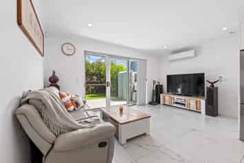 53 Glidepath Road, Hobsonville