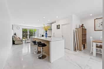 53 Glidepath Road, Hobsonville