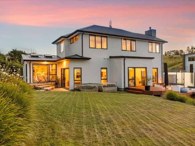 11 Kissling Terrace, Pyes Pa