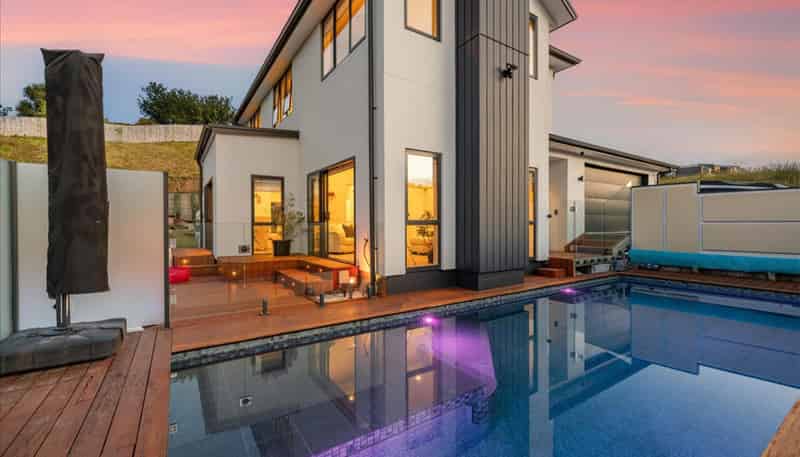 11 Kissling Terrace, Pyes Pa