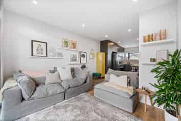 45 Treloar Crescent, Hobsonville