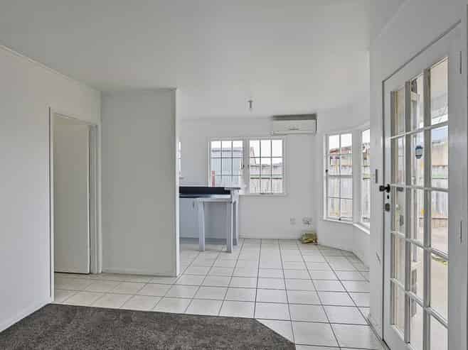 13C Dunn Place, Pirimai