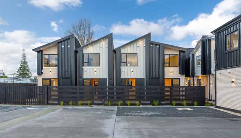 2/9 Blanes Road, Weymouth