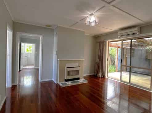 8 Raumati Crescent, Onerahi