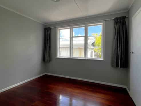 8 Raumati Crescent, Onerahi