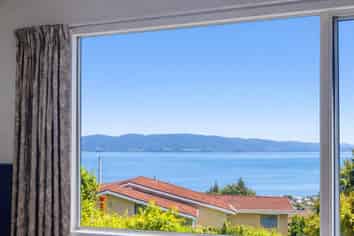 106 Regent Heights, Thames