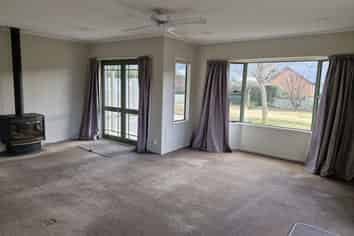 24 Albert Drive, Clyde