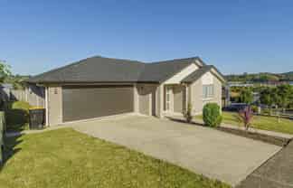 22 Caldera Crescent, Pyes Pa