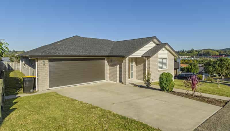 22 Caldera Crescent, Pyes Pa