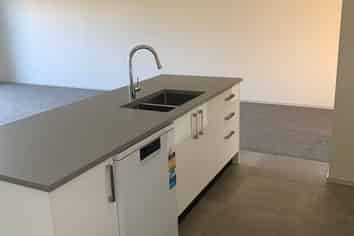 6B Le Mans Grove, Cromwell