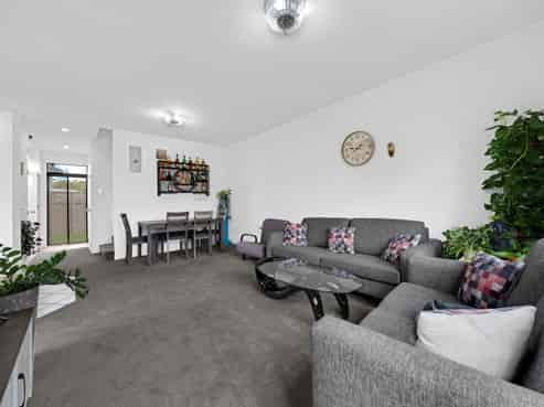 17/2 Armoy Drive, East Tamaki