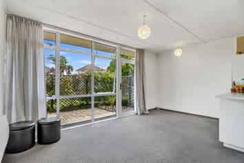 2/18 Carnot Street, Glenholme