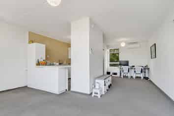 2/18 Carnot Street, Glenholme