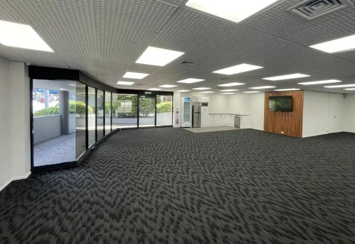 Savills | Level 1 High-Exposure Office - Ansicht 4